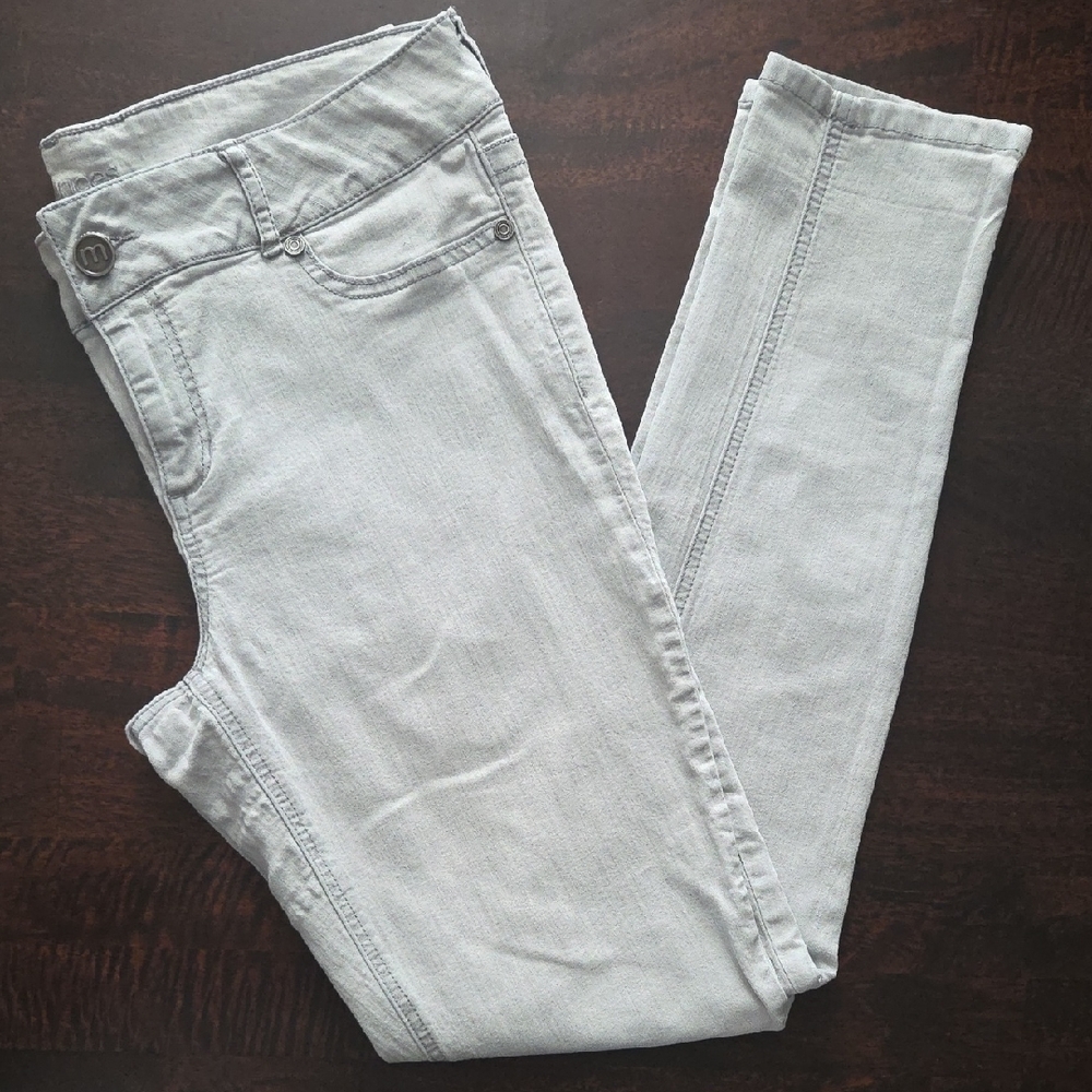 Maurices Light Gray Skinny Jeans